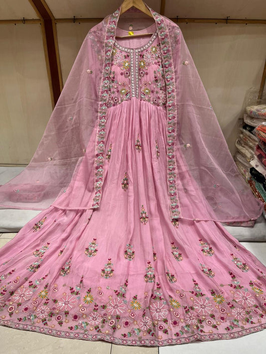 Luckhnawi chinnon Aanarkali